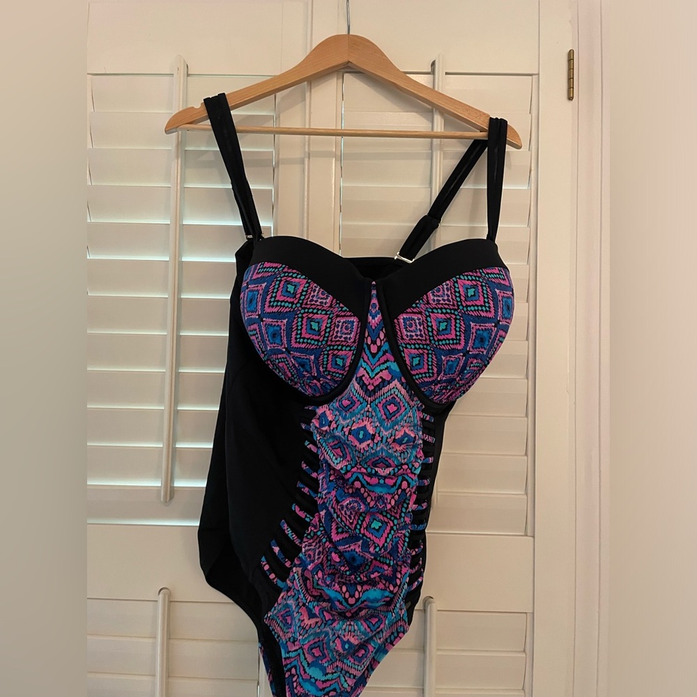Swimsuits for all - geoprint swimsuit, size 22